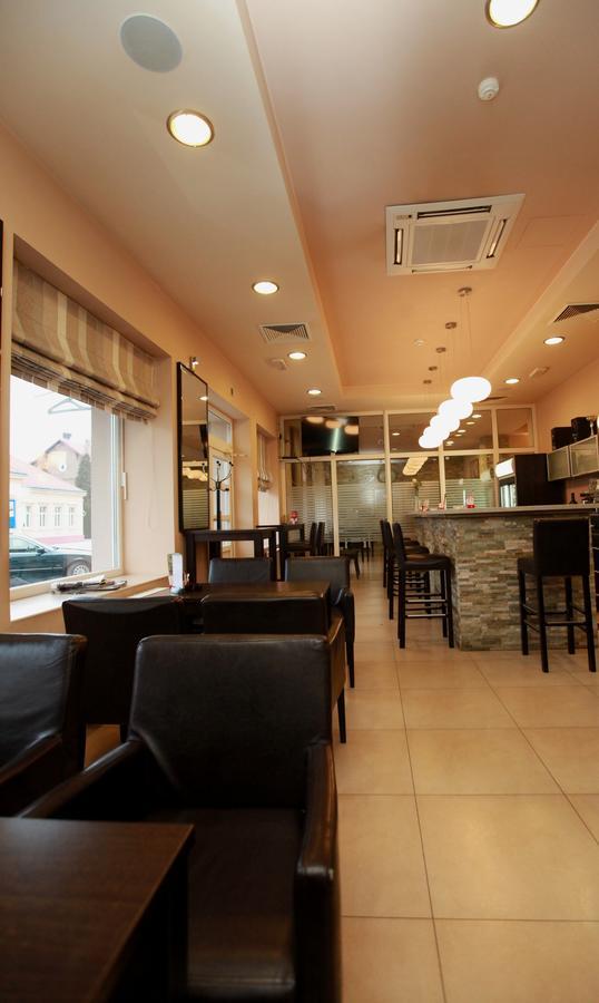 Hotel Petrijevci 比佐瓦茨 外观 照片