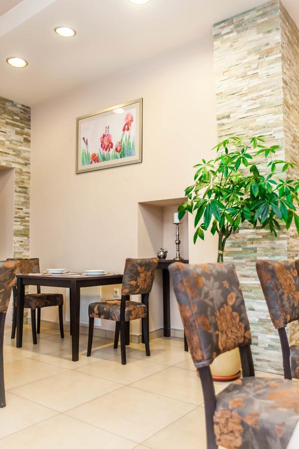 Hotel Petrijevci 比佐瓦茨 外观 照片